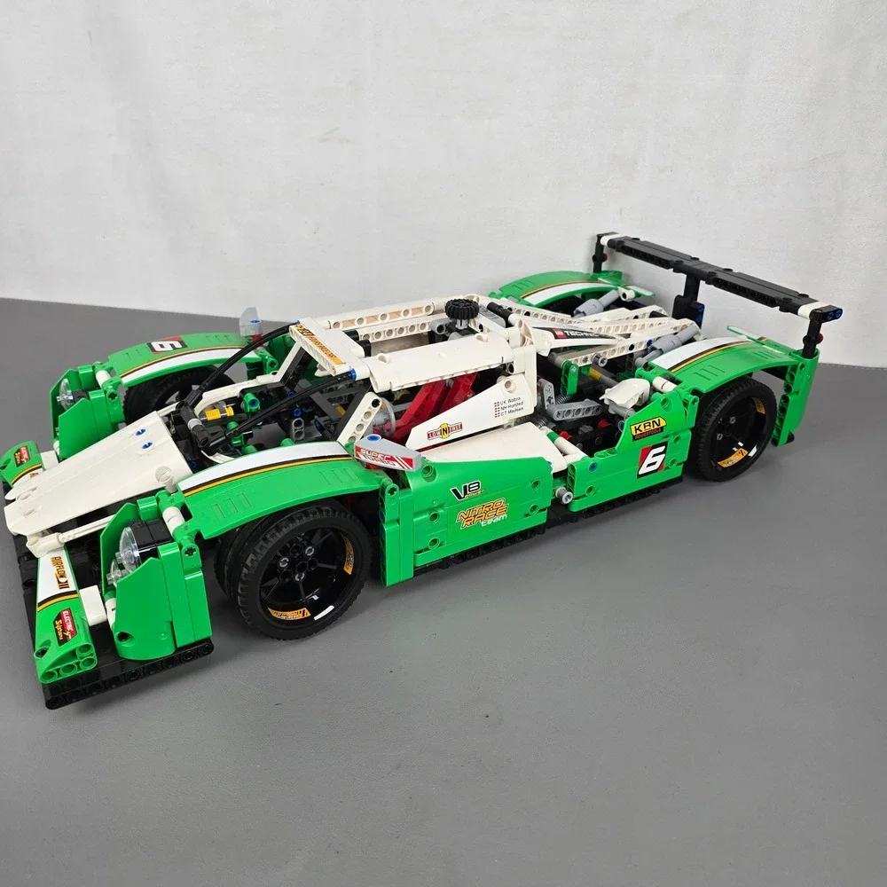 LEGO Technic 24 Hours Race Car 42039 Green White V8 Engine 2-in-1 Model